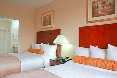 Best Western PLUS Arena Hotel New York Exterior foto