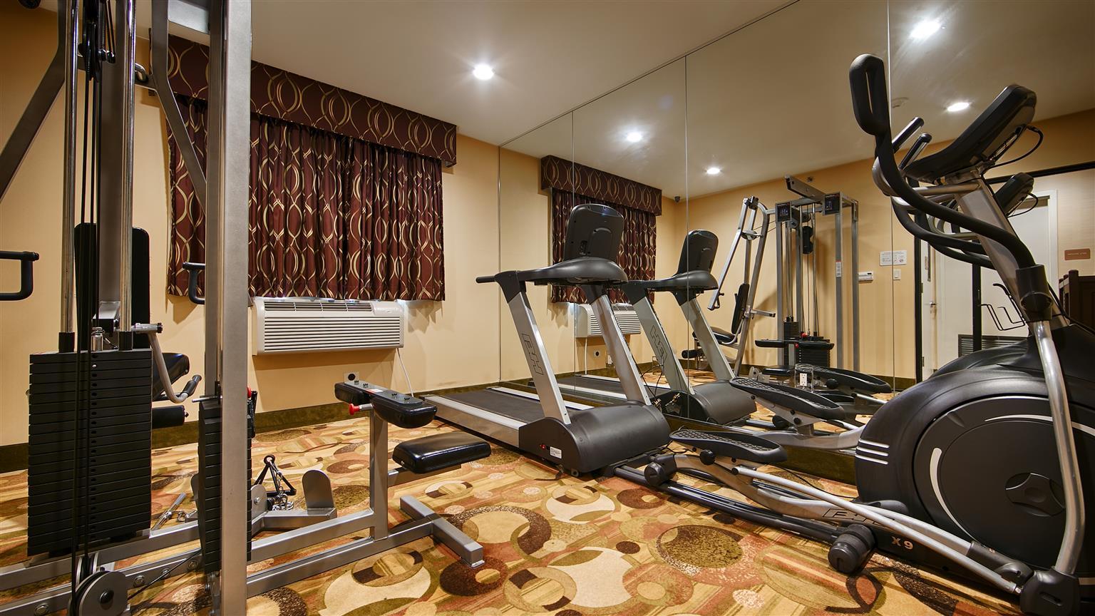 Best Western PLUS Arena Hotel New York Exterior foto